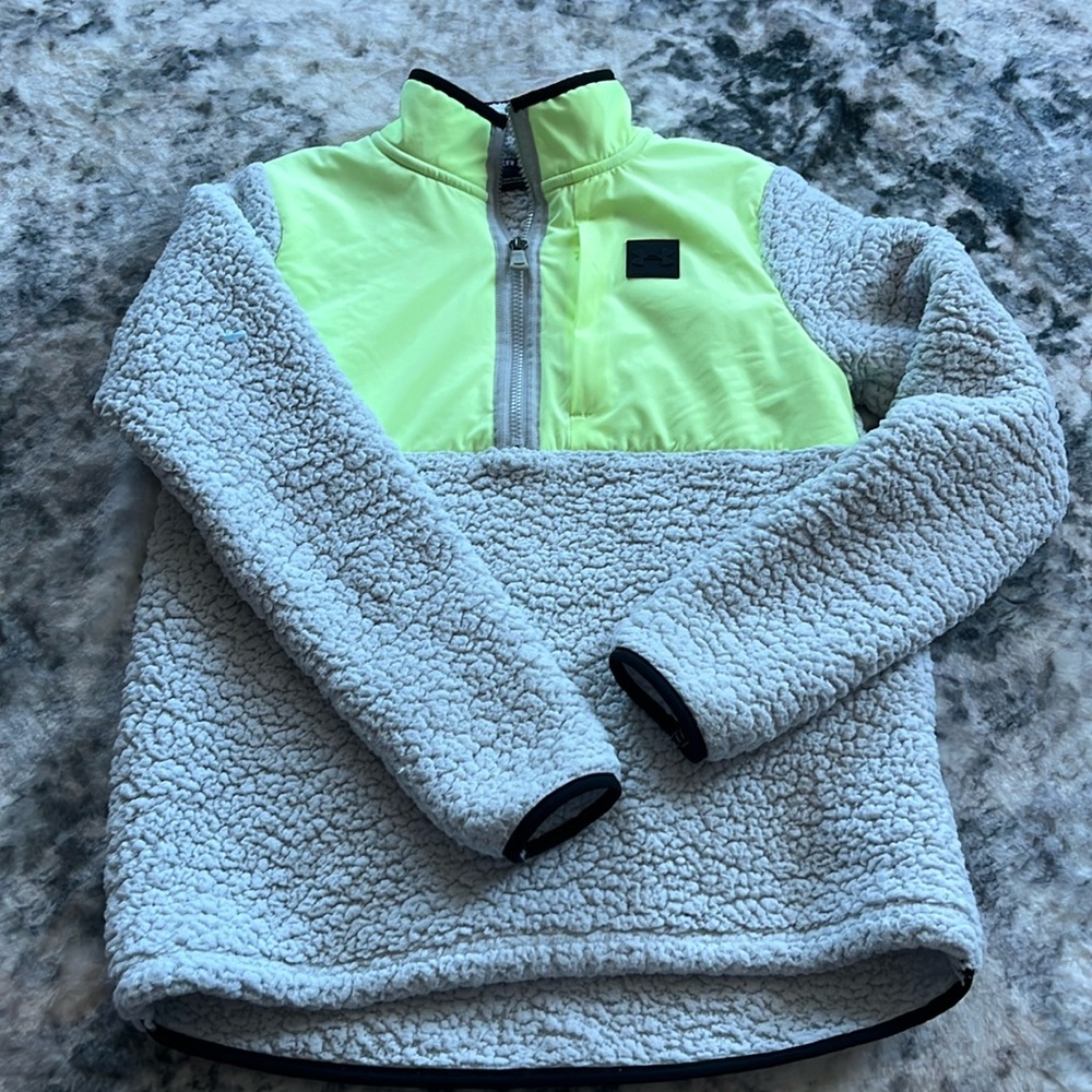 Sherpa UA 1/4 zip. Size (YL).
